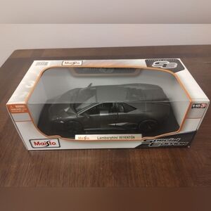 Maisto-Lamborghini Reventon Diecast Model